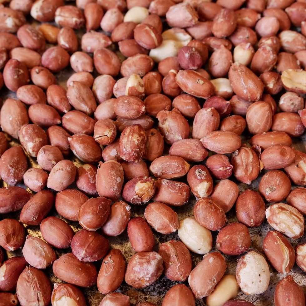 LUSKA Kanyakumari Crunchy Hand Roasted Peanuts | 1 Kg (1000 grams) | Traditional South Indian Peanuts Kadalai | Unsalted | 100% Natural | Zero Cholesterol